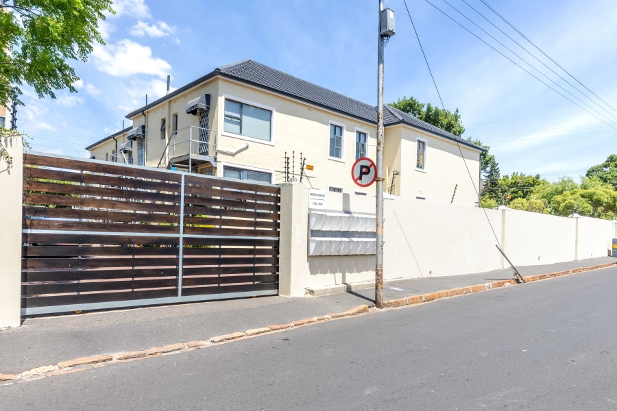 1 Bedroom Property for Sale in Kenilworth Western Cape